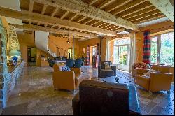 Very quiet property south of Carcassonne and in the heart of the green Aude on 21 ha, Hou