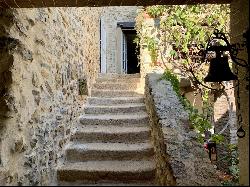 Renovated farmhouse from the 15th century, near the city.