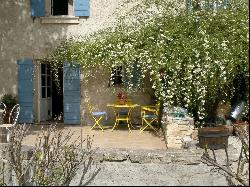 Authentic Mas Provençal + 2 rented apartments F3/F1 - 20 min from UZÈS