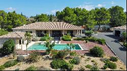 Exceptional villa close to Narbonne.