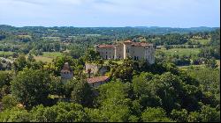 Exceptional listed Renaissance Château with outbuildings