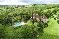 Authentic Quercy Chateau set in 91 hectares of land in the heart of the Lot!