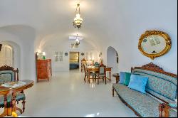 Α Historic Residence in Fira, Santorini