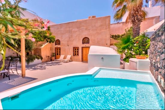 Α Historic Residence in Fira, Santorini