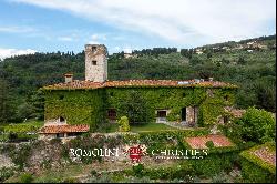 CASTLE WITH VIEWS OF THE HISTORIC CENTER OF FLORENCE FOR SALE