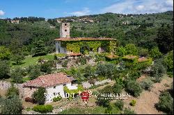 CASTLE WITH VIEWS OF THE HISTORIC CENTER OF FLORENCE FOR SALE