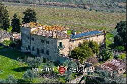 TUSCAN HISTORICAL VILLA FOR SALE IN THE CHIANTI HILLS