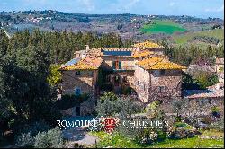 TUSCAN HISTORICAL VILLA FOR SALE IN THE CHIANTI HILLS