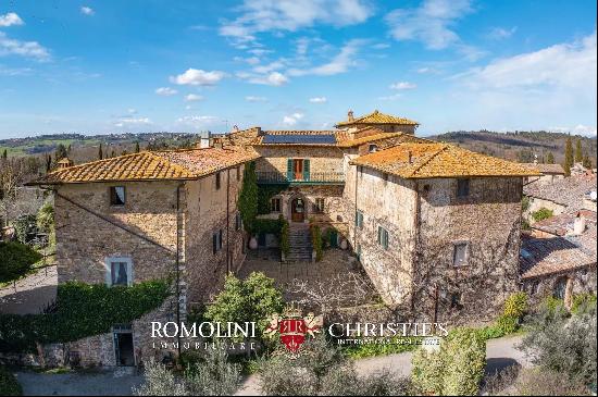 TUSCAN HISTORICAL VILLA FOR SALE IN THE CHIANTI HILLS