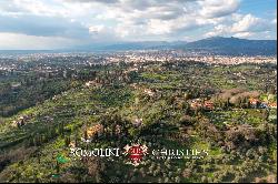 HISTORIC VILLA FOR SALE IN FLORENCE, PIAN DEI GIULLARI