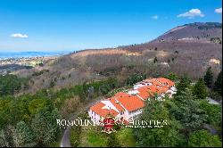 RESORT WITH THERMAL SPRING FOR SALE BETWEEN VAL D'ORCIA AND MAREMMA, TUSCANY