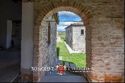 STONE HAMLET TO BE RESTORED FOR SALE IN CITTÀ DI CASTELLO, UMBRIA