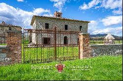 STONE HAMLET TO BE RESTORED FOR SALE IN CITTÀ DI CASTELLO, UMBRIA