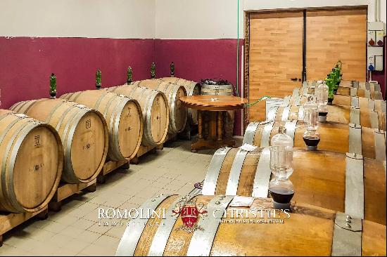 BOUTIQUE WINERY FOR SALE IN MONTEPULCIANO, TUSCANY