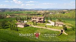 COUNTRY HOUSE WITH GARDEN FOR SALE IN TUSCANY, FOIANO DELLA CHIANA