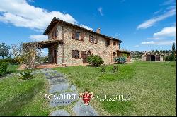 COUNTRY HOUSE WITH GARDEN FOR SALE IN TUSCANY, FOIANO DELLA CHIANA