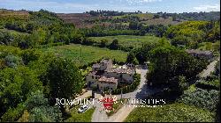 BOUTIQUE HOTEL FOR SALE IN SAN GIMIGNANO, TUSCANY