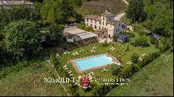 BOUTIQUE HOTEL FOR SALE IN SAN GIMIGNANO, TUSCANY