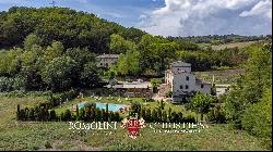 BOUTIQUE HOTEL FOR SALE IN SAN GIMIGNANO, TUSCANY