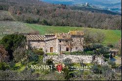 HISTORIC COUNTRY HOUSE WITH PANORAMIC VIEWS OF TODI FOR SALE IN UMBRIA