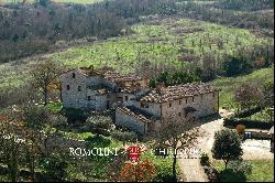 HISTORIC COUNTRY HOUSE WITH PANORAMIC VIEWS OF TODI FOR SALE IN UMBRIA