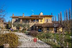 RESTORED FARMHOUSE WITH POOL FOR SALE IN CITTÀ DI CASTELLO