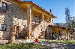 RESTORED FARMHOUSE WITH POOL FOR SALE IN CITTÀ DI CASTELLO