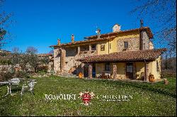 RESTORED FARMHOUSE WITH POOL FOR SALE IN CITTÀ DI CASTELLO