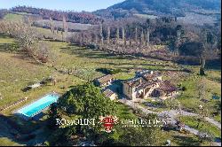 RESTORED FARMHOUSE WITH POOL FOR SALE IN CITTÀ DI CASTELLO