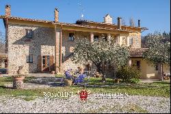 RESTORED FARMHOUSE WITH POOL FOR SALE IN CITTÀ DI CASTELLO