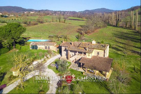 RESTORED FARMHOUSE WITH POOL FOR SALE IN CITTa DI CASTELLO