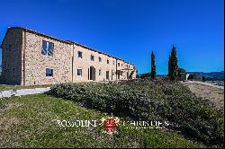 LUXURY VILLA WITH POOL FOR SALE IN VOLTERRA, TUSCANY