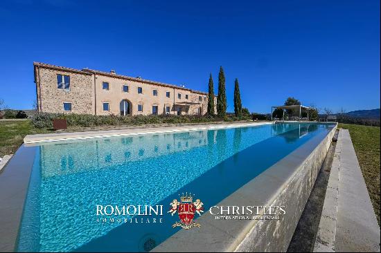 LUXURY VILLA WITH POOL FOR SALE IN VOLTERRA, TUSCANY