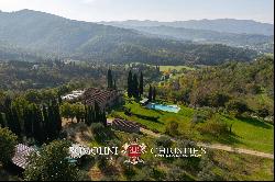 RENOVATED FARMHOUSE WITH PANORAMIC VIEWS FOR SALE IN AREZZO