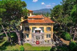 LIBERTY VILLA WITH POOL FOR SALE IN AREZZO, TUSCANY