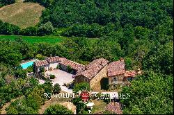 RESTORED COUNTRY HOUSE WITH POOL FOR SALE IN CITTa DI CASTELLO