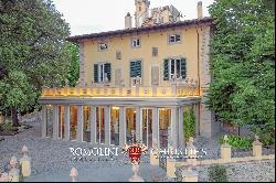 MAJESTIC VILLA WITH POOL FOR SALE IN PISA, TUSCANY