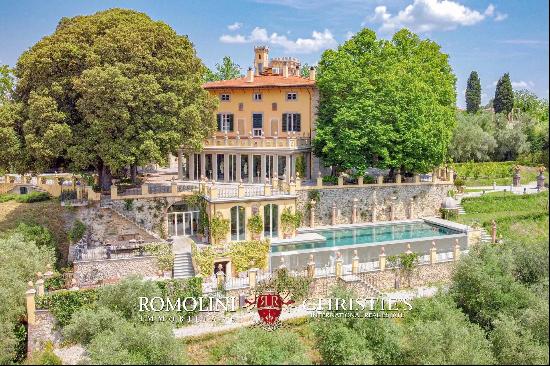 MAJESTIC VILLA WITH POOL FOR SALE IN PISA, TUSCANY