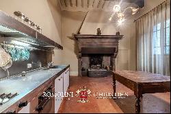 LUXURY APARTMENT FOR SALE IN THE HISTORIC CENTER OF CITTÀ DI CASTELLO