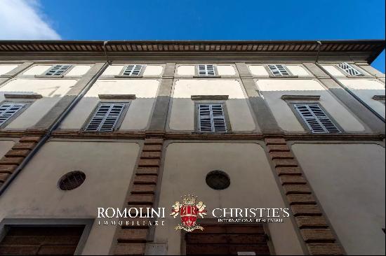 LUXURY APARTMENT FOR SALE IN THE HISTORIC CENTER OF CITTÀ DI CASTELLO