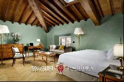 EXCLUSIVE APARTMENT FOR SALE IN PALAZZO PORTINARI SALVIATI,