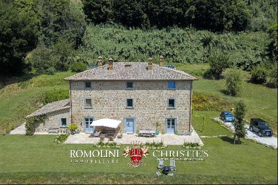 LUXURY VILLA FOR SALE IN ORVIETO, UMBRIA