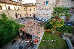 VILLA LIBERTY WITH TERRACE FOR SALE, HISTORIC CENTER OF CITTa DI CASTELLO