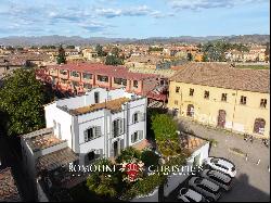 VILLA LIBERTY WITH TERRACE FOR SALE, HISTORIC CENTER OF CITTa DI CASTELLO