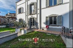 VILLA LIBERTY WITH TERRACE FOR SALE, HISTORIC CENTER OF CITTa DI CASTELLO