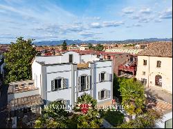 VILLA LIBERTY WITH TERRACE FOR SALE, HISTORIC CENTER OF CITTa DI CASTELLO