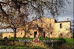 RUSTIC FARMHOUSE FOR SALE IN MAREMMA, TUSCANY