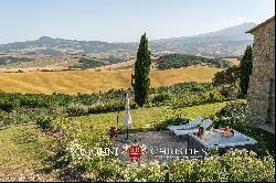 EQUESTRIAN ESTATE FOR SALE IN VALDORCIA, TUSCANY