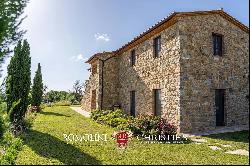 EQUESTRIAN ESTATE FOR SALE IN VALDORCIA, TUSCANY