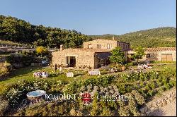 EQUESTRIAN ESTATE FOR SALE IN VALDORCIA, TUSCANY